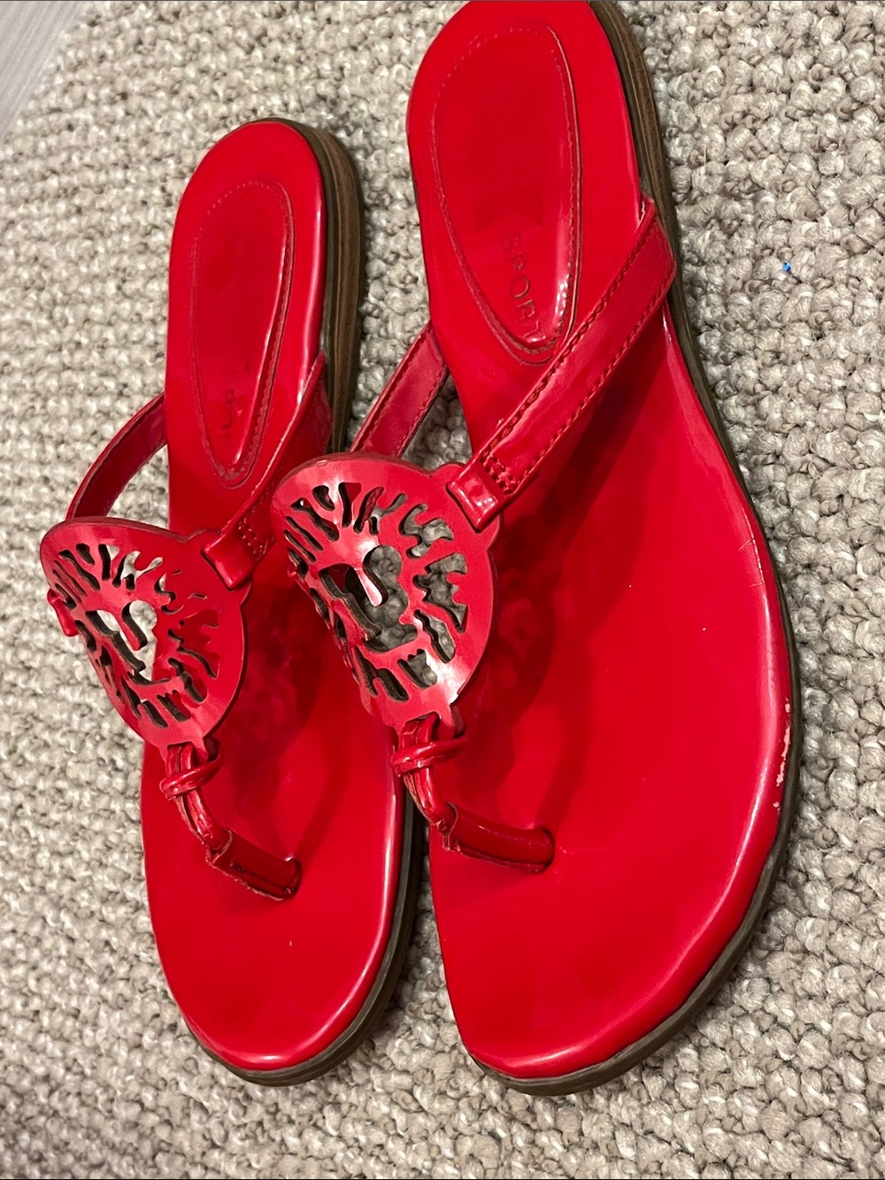 Anne Klein Red Faux Leather Thong Sandals with Cutout Logo Medallion - Picture 6 of 10